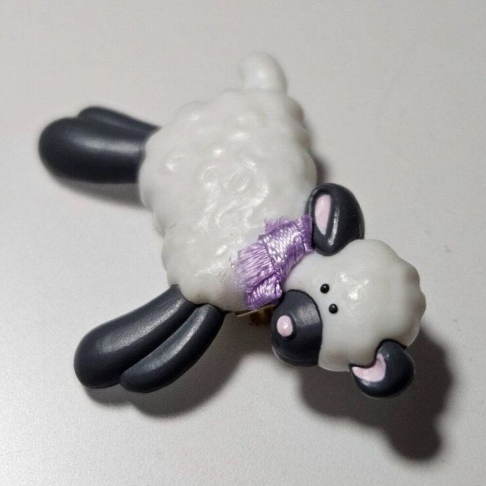 Hallmark white sheep brooch - Picture 8 of 10